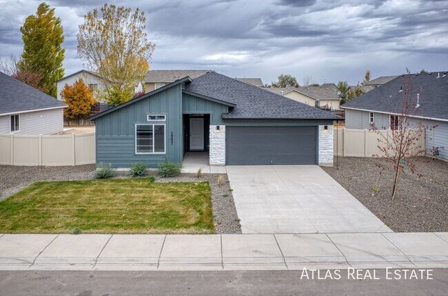 Primary Photo - 4 WEEKS FREE RENT IF MOVED IN BY 4/30! Ope...