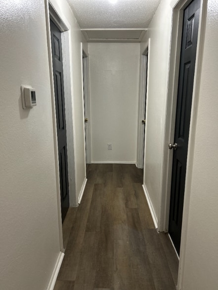 Building Photo - 507 Woodvale Rd