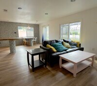 Building Photo - 4504 Moraga Ave