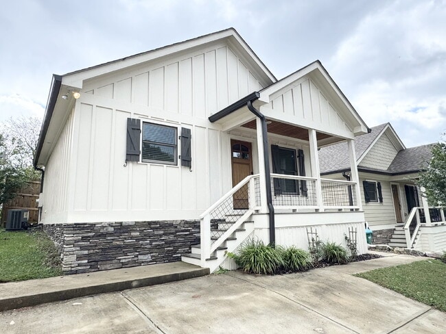 Primary Photo - Walk to Downtown Ball Ground—Charming 1 Be...