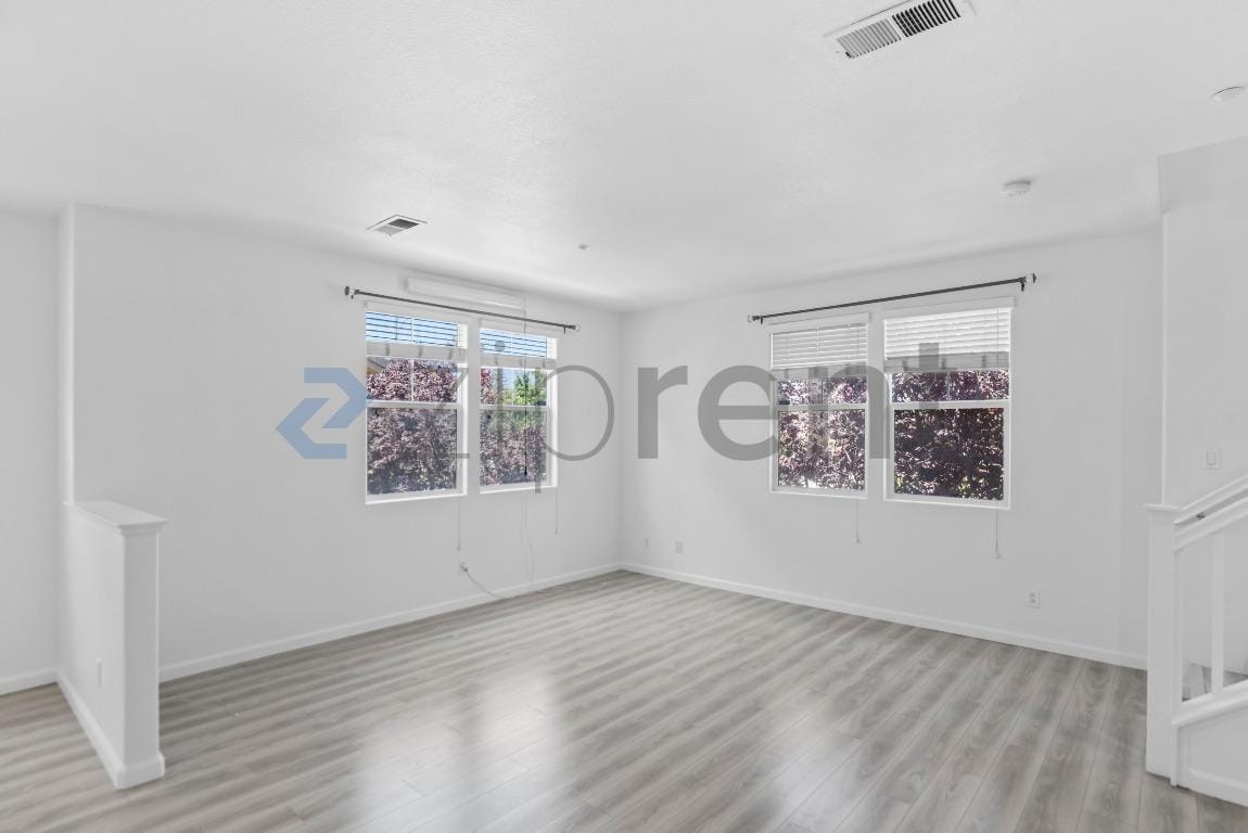Building Photo - Unit