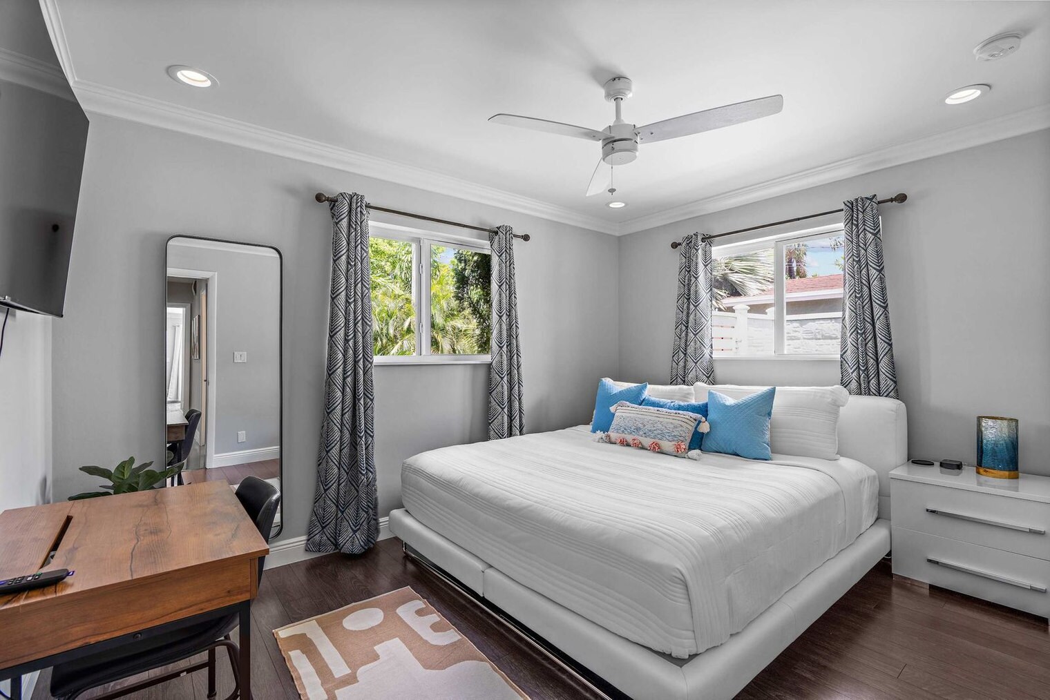 Building Photo - 2001 NW 36th St