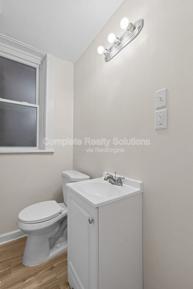 Building Photo - 4301 S 38th St