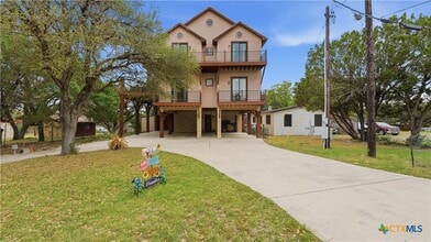 Building Photo - 628 Country Ln Dr