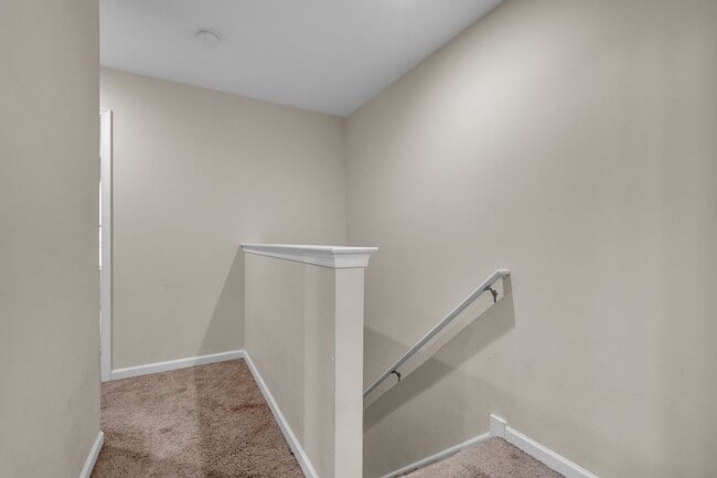 Building Photo - Modern 3-Bed Townhome on Quiet Cul-de-Sac ...
