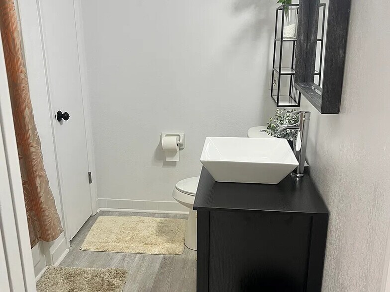 Building Photo - 7414 San Carlos Dr