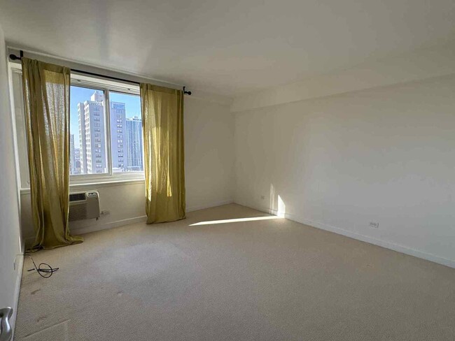 Building Photo - 1440 N Lake Shore Dr