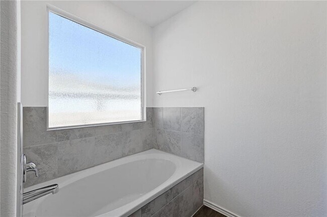 Building Photo - 10725 Steinbeck Dr