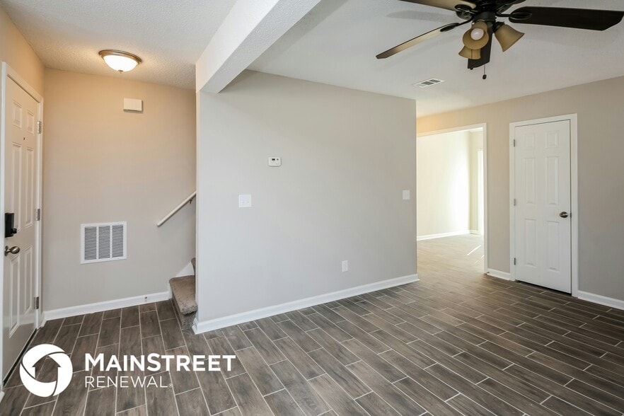 Building Photo - 5927 Brookside Dr SE