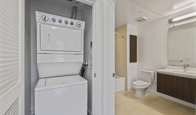 Building Photo - 1725 S Bascom Ave