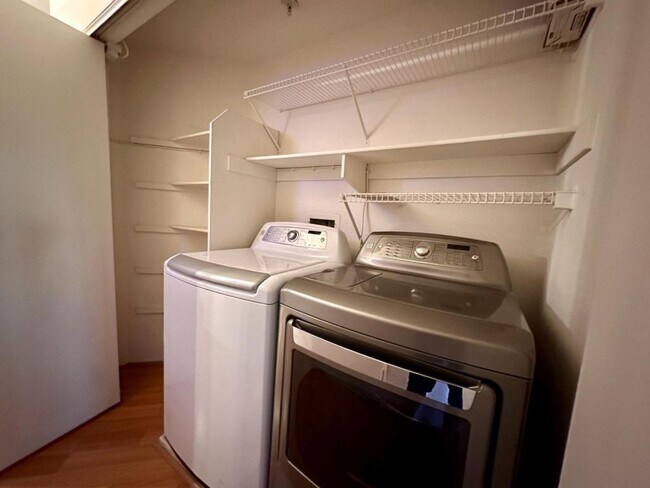 Building Photo - 11385 Affinity Ct