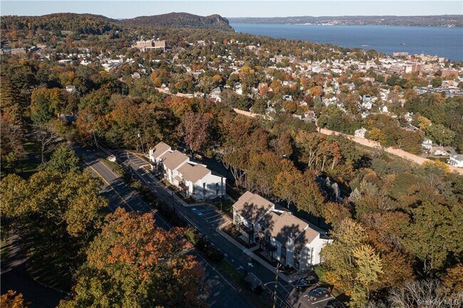 Building Photo - 8-12 South Blvd