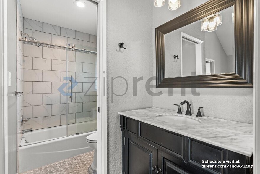 Building Photo - 2189 Hogan Dr