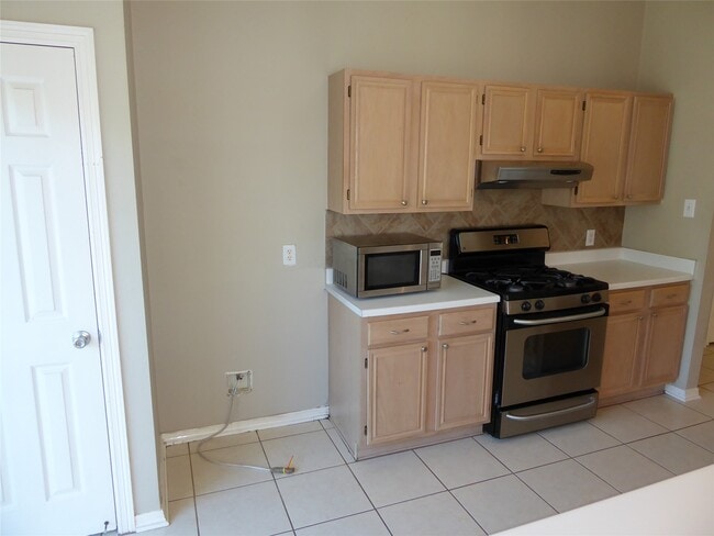 Building Photo - 6419 Diamond Rock Dr