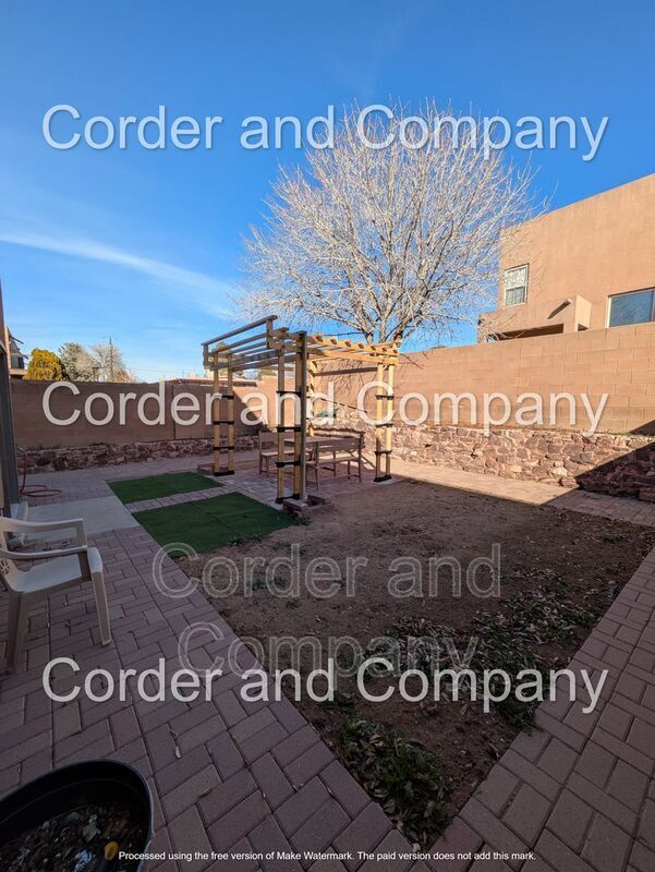 Building Photo - 940 Sellers Dr NE