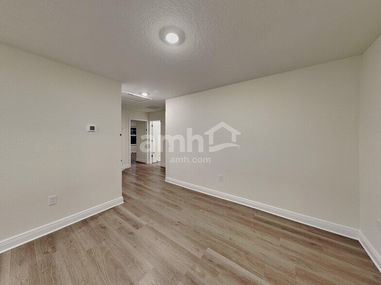 Building Photo - 5958 Sycamore Pl St