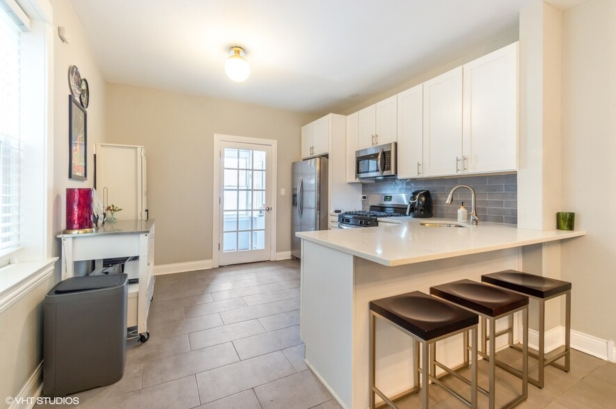 Building Photo - 3021 N Davlin Ct