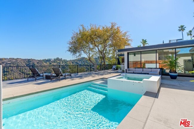 Building Photo - 3632 Beverly Ridge Dr