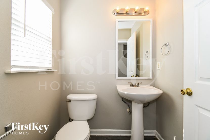 Building Photo - 2163 Fresco Dr