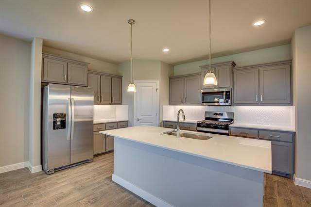 Building Photo - 2213 Dyre Dr