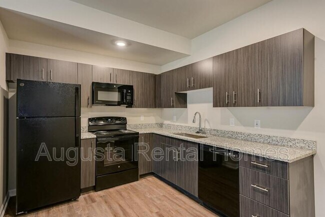 Building Photo - 2509 Otter Run