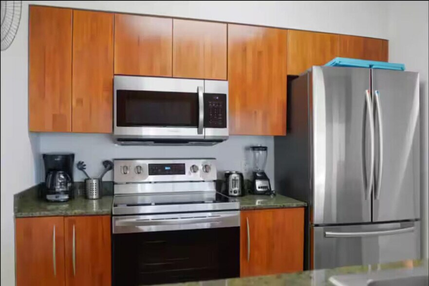 Building Photo - 1101 Brickell Ave