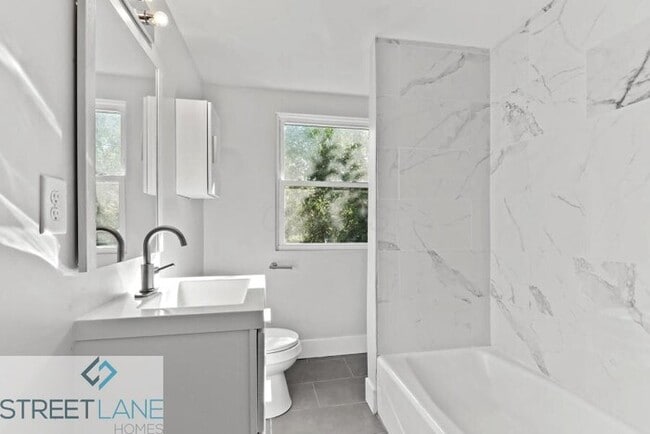 Building Photo - Charming 2 Bedroom in Columbus!