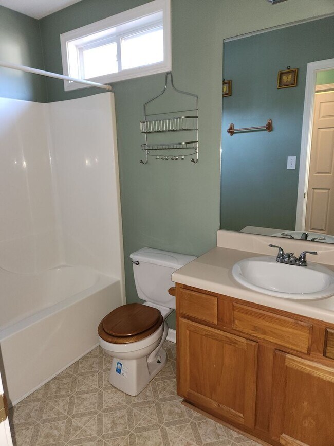 Building Photo - Great West Georgia Rental