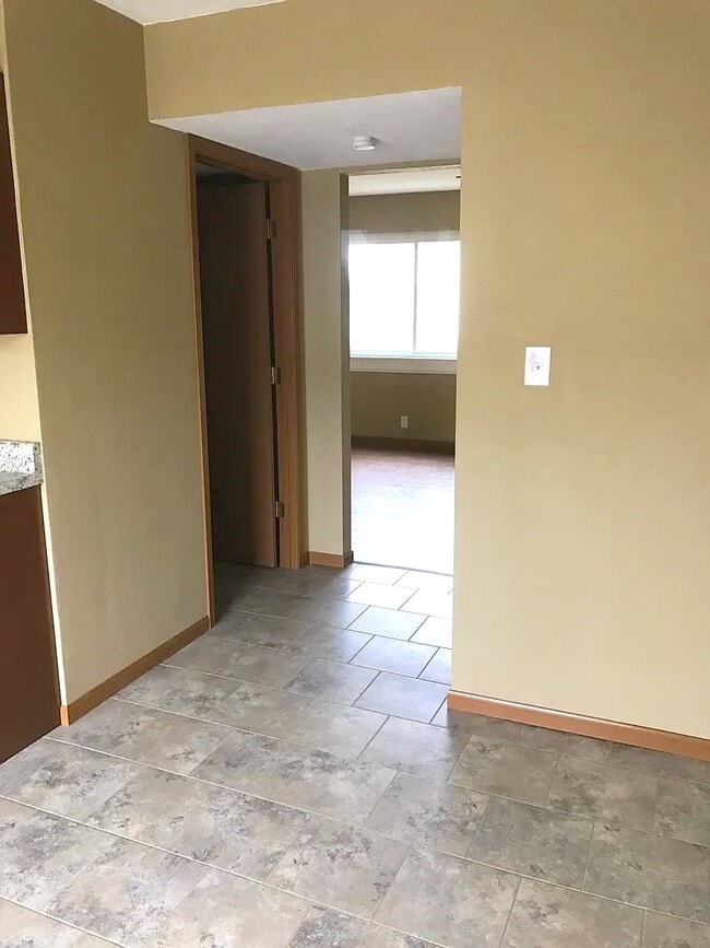 Building Photo - 18 Sarpy Rd