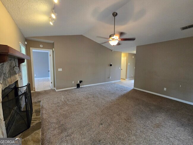 Building Photo - 127 Summerfield Dr