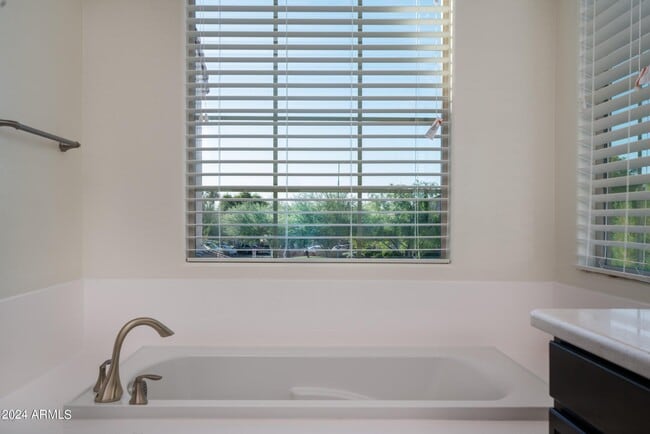 Building Photo - 4015 S Pecan Dr