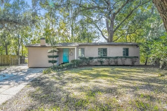 Building Photo - 1220 Adrian Ct