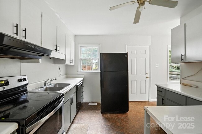 Building Photo - 701 Gaywood Dr
