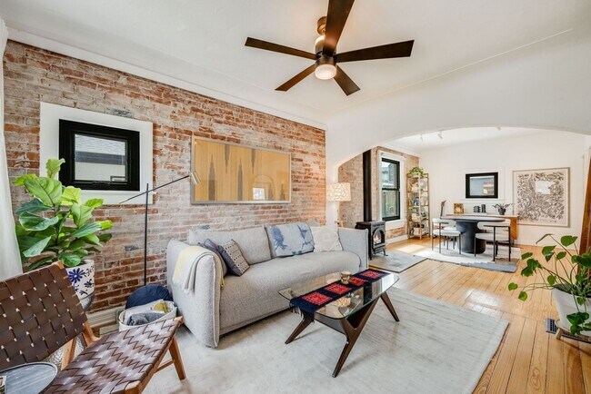 Building Photo - Charming 2BR House in Denver