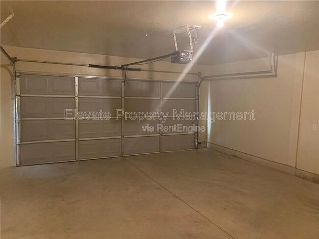 Building Photo - 923 West Prairie Wind Way