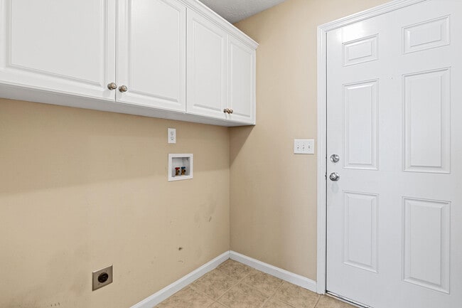 Building Photo - 228 Full Cir Dr