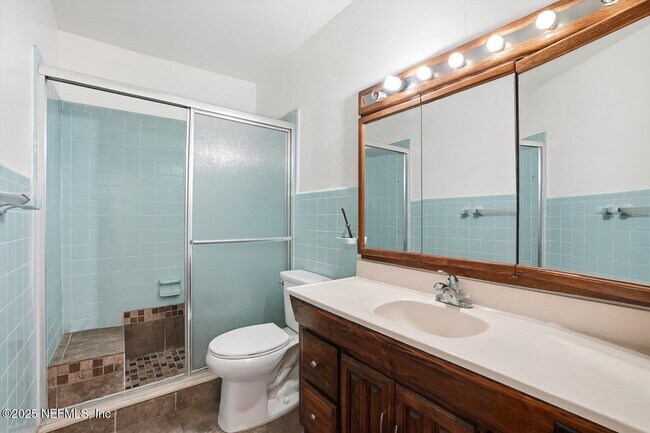 Building Photo - 1546 River Hills Cir W