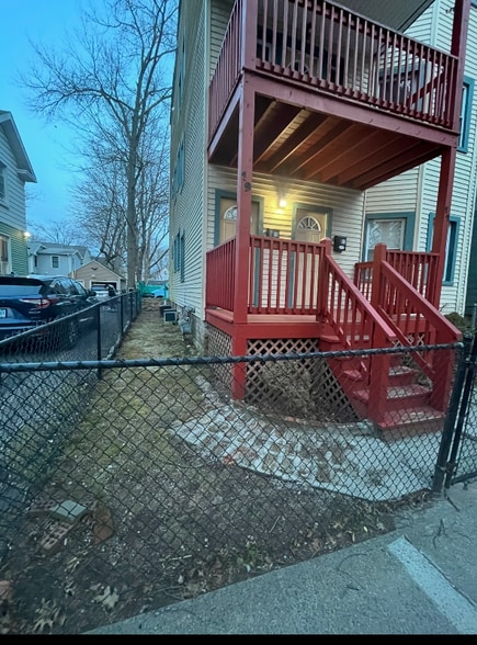 Primary Photo - 19 Shepard St