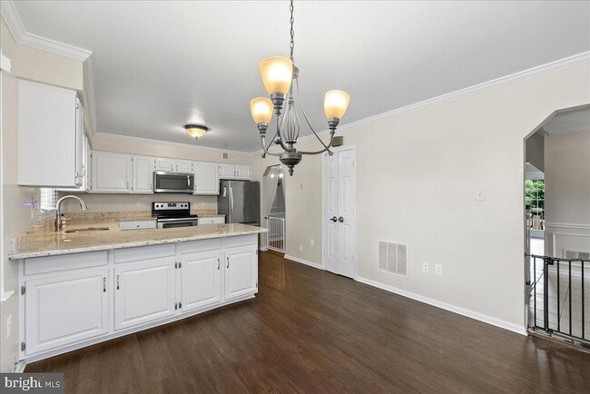 Building Photo - 4527 Sawgrass Ct