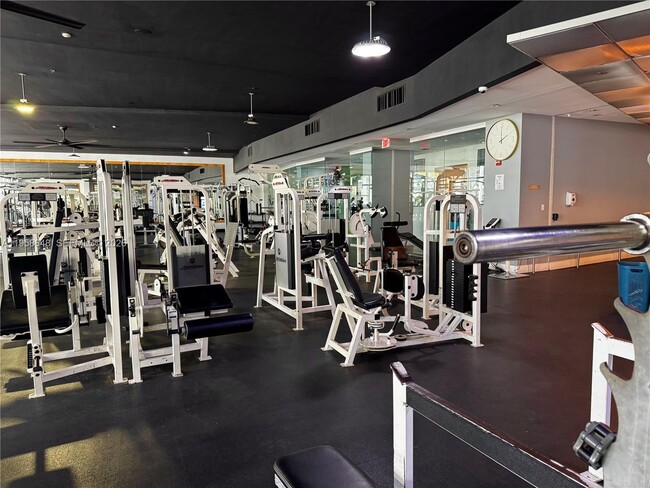 Building Photo - 1000 West Ave