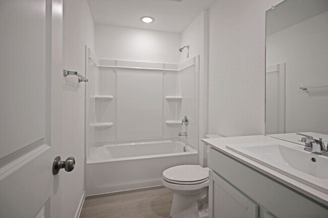 Building Photo - 2407 Shady Grv