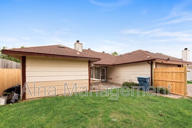 Building Photo - 1304 Riverview Ln