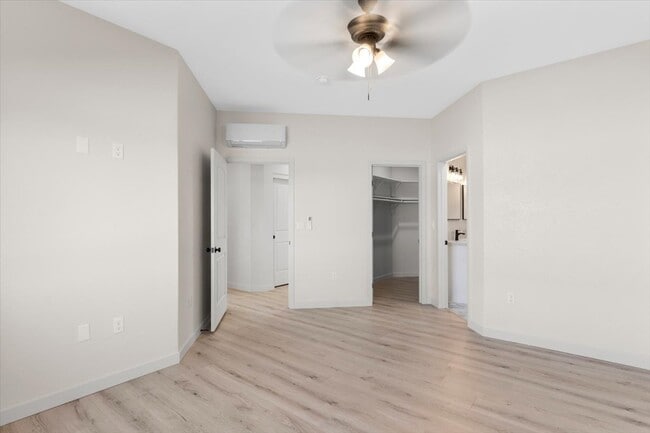 Building Photo - 10094 Joshua Blvd