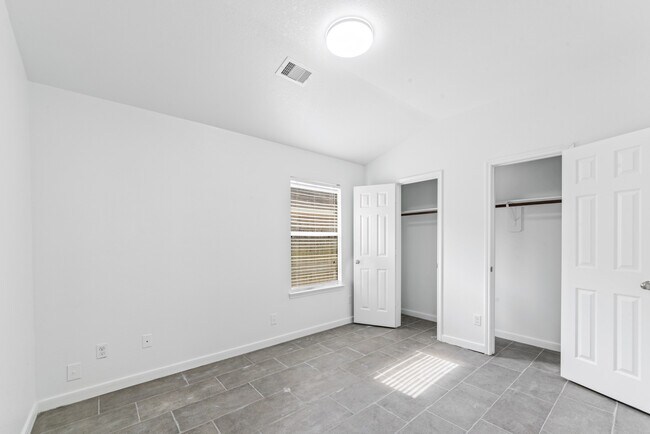 Building Photo - 13112 Trail Manor Dr