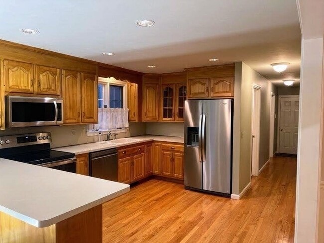 Building Photo - 1565 West St