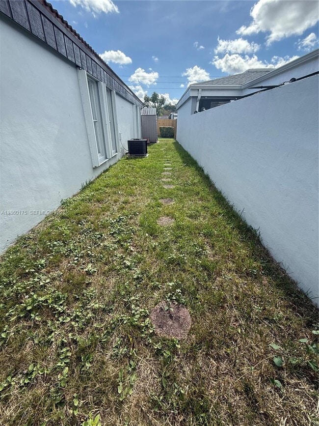 Building Photo - 11570 SW 83rd Terrace