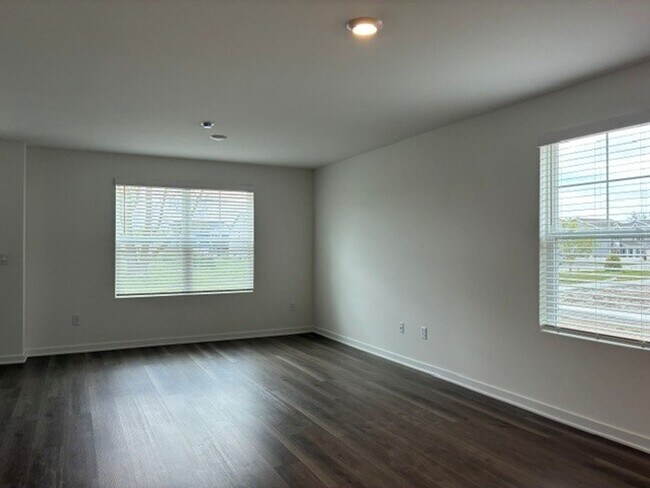 Building Photo - Brand New 3 Bedroom - 2.5 Bath Condo in Union Grove