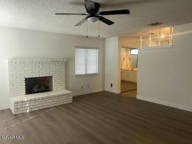 Building Photo - 431 Fantasy St