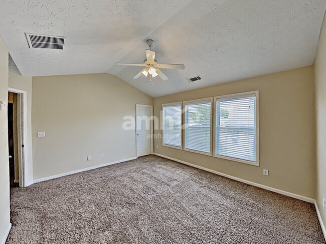 Building Photo - 110 Plumeria St