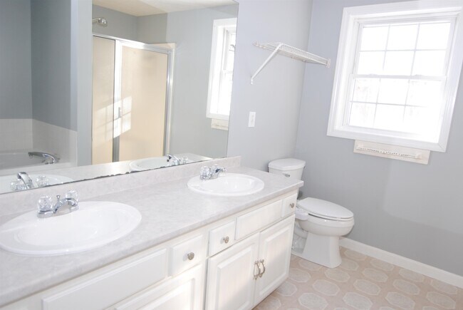 Building Photo - 65 Georgetown Dr